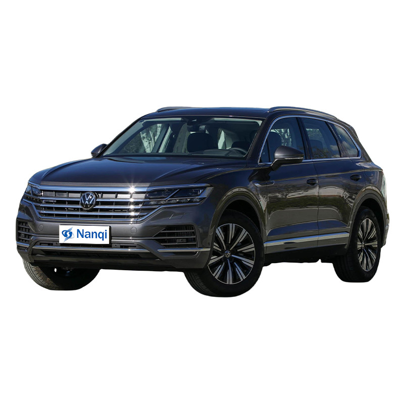 Moderne Volkswagen Touareg SUV PHEV 2.0T 252 PS L4 VW Touareg Schwarze Ausgabe