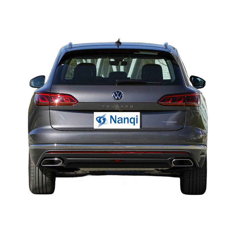 Moderne Volkswagen Touareg SUV PHEV 2.0T 252 PS L4 VW Touareg Schwarze Ausgabe