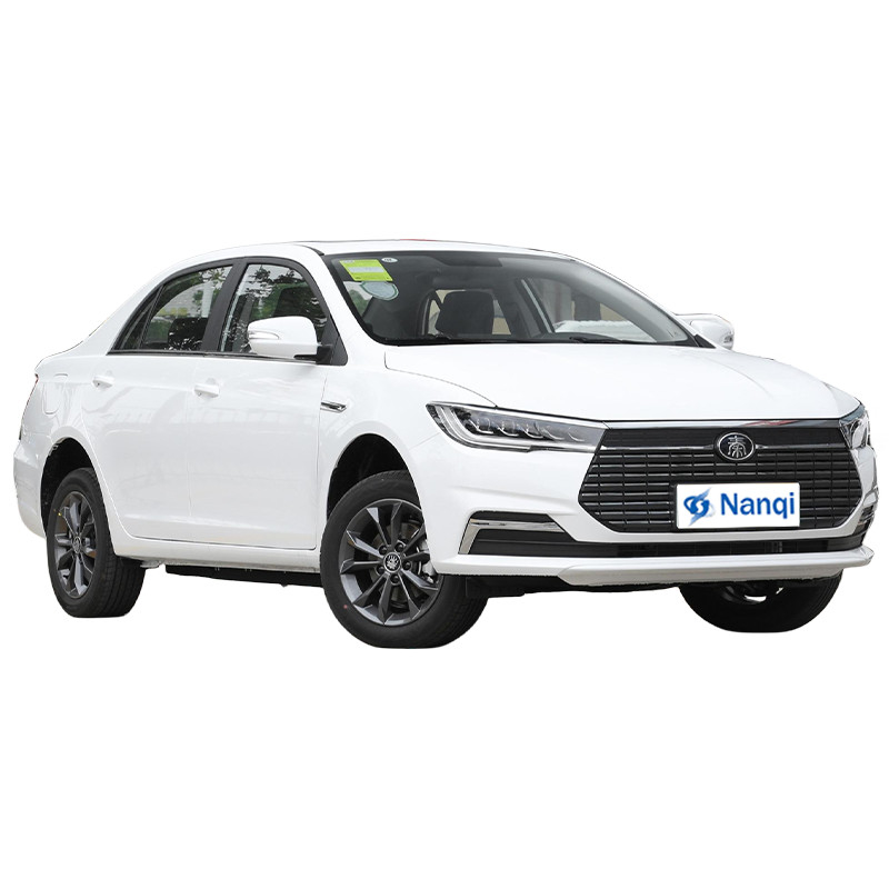 Rein elektrische BYD Qin EV Neue Energiefahrzeuge 136P 4-Türer 5-Sitzer Limousine
